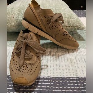 Corkys Shoes Boutique Lace Tennis Shoes size 7